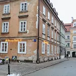 Charming Apartment Next To The Old Town!