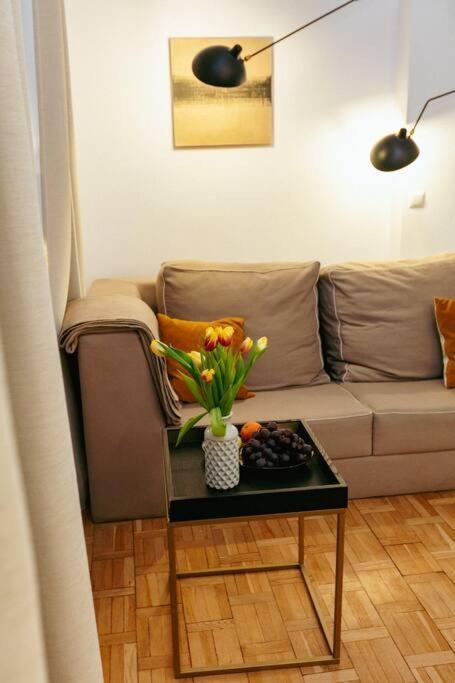 Apartment Charming Next To The Old Town! *
