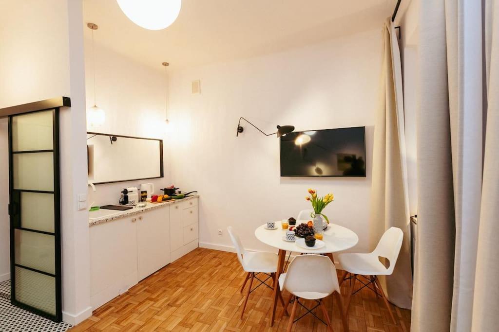 Apartment Charming Next To The Old Town!