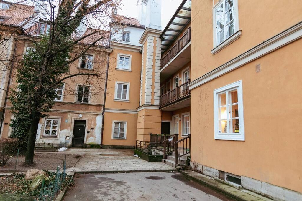 Apartment Charming Next To The Old Town!